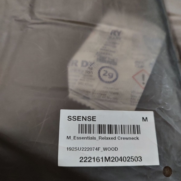 Fear of God essentials relaxed crew neck size med - Picture 2 of 2